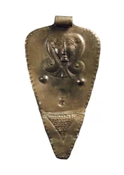 Pendentif en or de la déesse mère, Âge du bronze moyen II